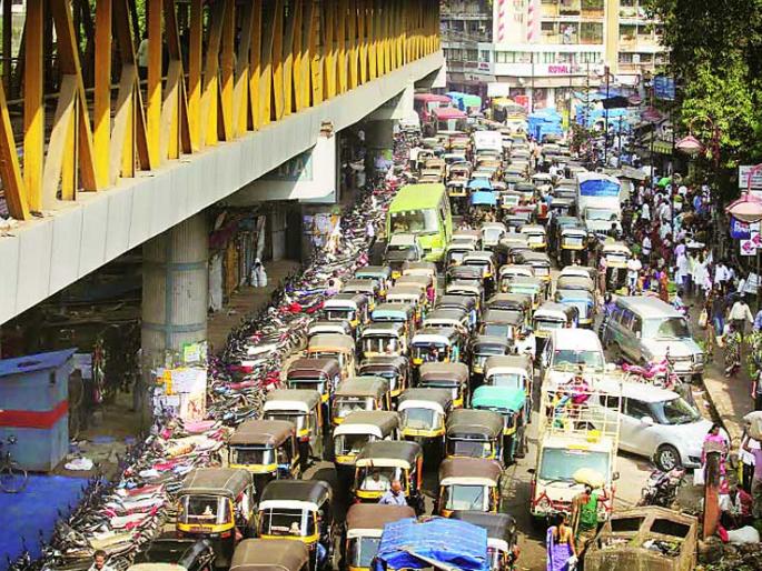 Relieve traffic congestion; House leaders demand Chief Minister | कल्याणची वाहतूककोंडी सोडवा; सभागृह नेत्यांची मुख्यमंत्र्यांकडे मागणी Relieve traffic congestion; House leaders demand Chief Minister | कल्याणची वाहतूककोंडी सोडवा; सभागृह नेत्यांची मुख्यमंत्र्यांकडे मागणी