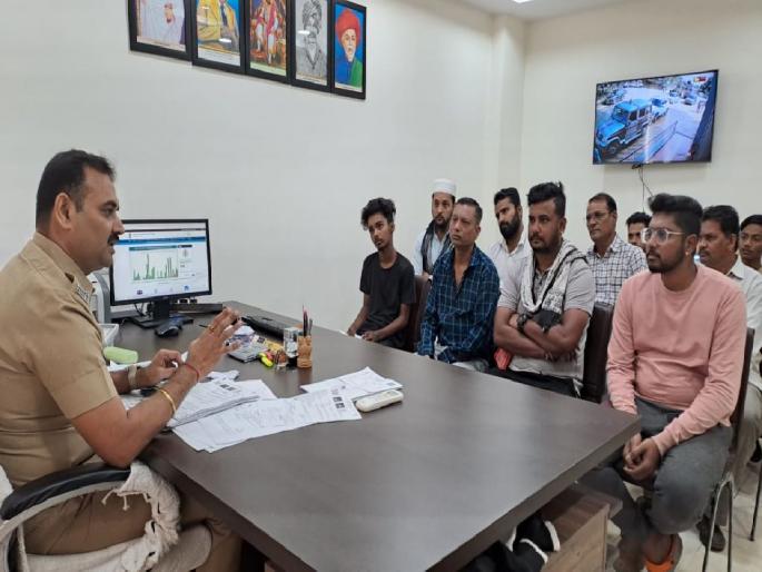 Punitive action of RTO department against 35 drivers without license, without helmet in Chandrapur | बुलेट मिरवणाऱ्या सहा अल्पवयीन मुलांवर थेट न्यायालयात खटला; ३५ वाहचालकांवर दंड Punitive action of RTO department against 35 drivers without license, without helmet in Chandrapur | बुलेट मिरवणाऱ्या सहा अल्पवयीन मुलांवर थेट न्यायालयात खटला; ३५ वाहचालकांवर दंड