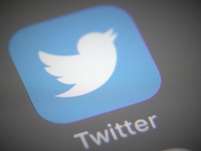 Twitter's server down for an hour; Tired of throwing away user tweets | तासभर ट्विटरचा सर्व्हर डाऊन; युजर ट्विट टाकून टाकून थकले Twitter's server down for an hour; Tired of throwing away user tweets | तासभर ट्विटरचा सर्व्हर डाऊन; युजर ट्विट टाकून टाकून थकले