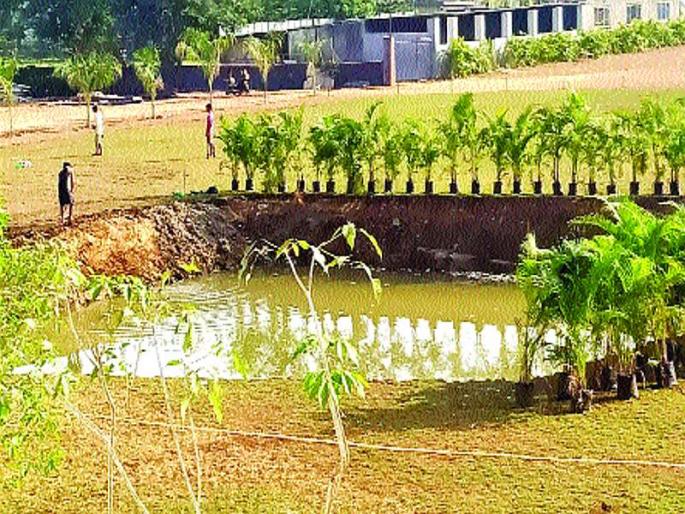 Excavation to show the pond | तलाव दाखवण्यासाठी खोदकाम Excavation to show the pond | तलाव दाखवण्यासाठी खोदकाम