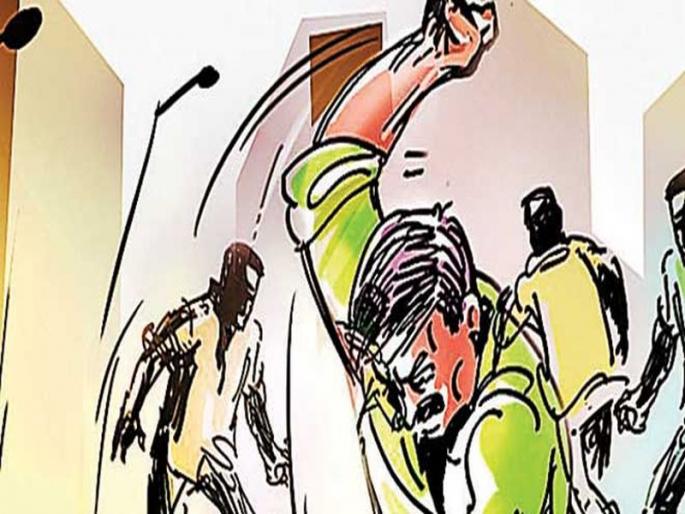 Two police personnel in 'LCB' are 'free-style' in Jalgaon | जळगाव येथे संशयावरुन वाद, ‘एलसीबी’त दोन पोलीस कर्मचा-यांमध्ये ‘फ्री-स्टाईल’ Two police personnel in 'LCB' are 'free-style' in Jalgaon | जळगाव येथे संशयावरुन वाद, ‘एलसीबी’त दोन पोलीस कर्मचा-यांमध्ये ‘फ्री-स्टाईल’