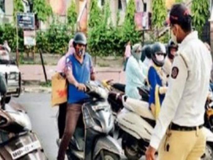 Four lakh uninsured two-wheelers on the road in Nagpur | नागपुरात विना विमा चार लाखावर दुचाकी रस्त्यावर Four lakh uninsured two-wheelers on the road in Nagpur | नागपुरात विना विमा चार लाखावर दुचाकी रस्त्यावर