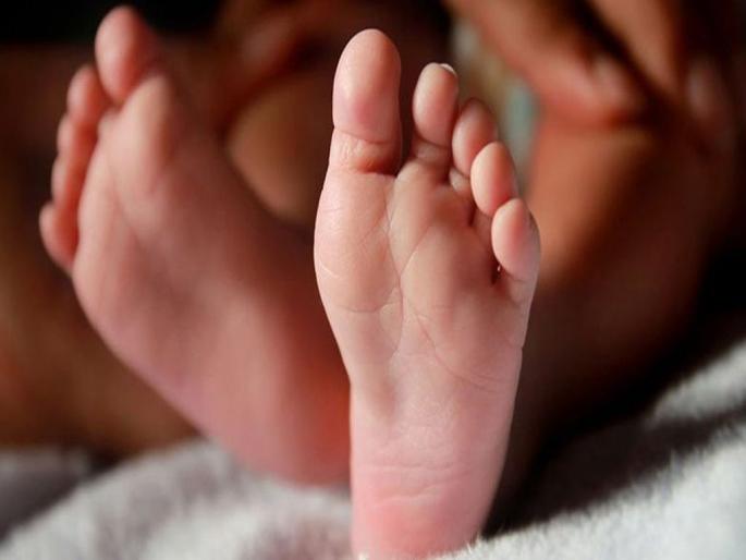 A two-year-old child died after falling from the bed | बेडवरून पडून दोन वर्षांच्या चिमुकलीचा मृत्यू A two-year-old child died after falling from the bed | बेडवरून पडून दोन वर्षांच्या चिमुकलीचा मृत्यू