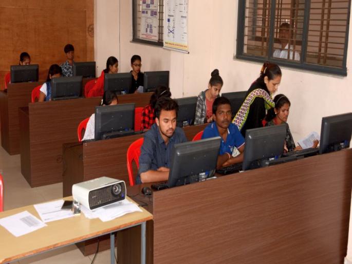 Nashik students on Sunday gave the examination postponed due to Maharashtra shutdown | नाशिकच्या विद्यार्थ्यांनी रविवारी दिली महाराष्ट्र बंदमुळे पुढे ढकललेली टायपिंगची परीक्षा Nashik students on Sunday gave the examination postponed due to Maharashtra shutdown | नाशिकच्या विद्यार्थ्यांनी रविवारी दिली महाराष्ट्र बंदमुळे पुढे ढकललेली टायपिंगची परीक्षा