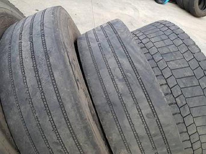Shop breaks 77 thousand tire lamps | दुकान फोडून ७७ हजारांचे टायर लंपास Shop breaks 77 thousand tire lamps | दुकान फोडून ७७ हजारांचे टायर लंपास