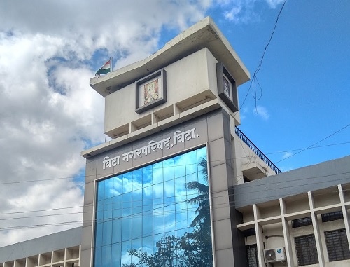 Shantabai Hattikar a cleaner of Ta Municipality was honored to receive the award for the cleanest brick city in the country at Rashtrapati Bhavan | कष्टाच फळ मिळालं, शांताबाईंना मिळणार राष्ट्रपती भवनात पुरस्कार स्विकारण्याचा बहुमान