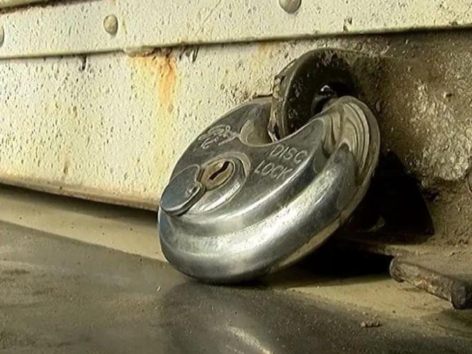 Coronavirus Live updates: Lockdown in Nanded, Beed and curfew in Parbhani | Coronavirus Live updates: नांदेड, बीडमध्ये लॉकडाऊन तर परभणीत संचारबंदी; मराठवाड्यात कडक उपाययोजना Coronavirus Live updates: Lockdown in Nanded, Beed and curfew in Parbhani | Coronavirus Live updates: नांदेड, बीडमध्ये लॉकडाऊन तर परभणीत संचारबंदी; मराठवाड्यात कडक उपाययोजना