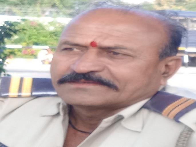 police constable's suicide in Aurangabad | औरंगाबादेत पोलीस हवालदाराची गळफास घेऊन आत्महत्या police constable's suicide in Aurangabad | औरंगाबादेत पोलीस हवालदाराची गळफास घेऊन आत्महत्या