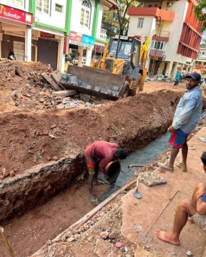 smart city works substandard stop works till work are audited demand by uday madkaikar | स्मार्ट सिटीची कामे दर्जाहीन, कामांचे ऑडिट होई पर्यंत कामे बंद करा; उदय मडकईकरांची मागणी smart city works substandard stop works till work are audited demand by uday madkaikar | स्मार्ट सिटीची कामे दर्जाहीन, कामांचे ऑडिट होई पर्यंत कामे बंद करा; उदय मडकईकरांची मागणी