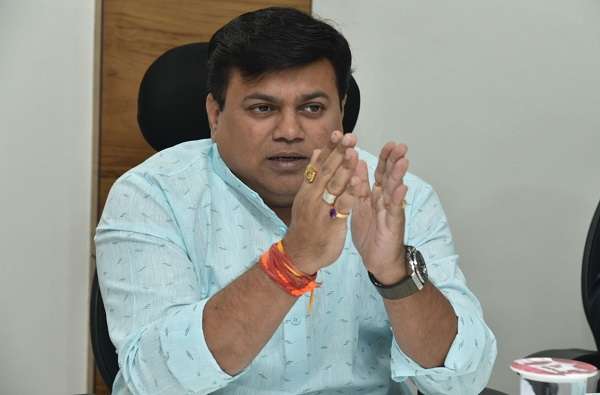 Uday Samant's big announcement; Admission to the first year only on the basis of 12th marks | उदय सामंत यांची मोठी घोषणा; बारावी गुणांच्या आधारावरच प्रथम वर्षाला प्रवेश मिळणार Uday Samant's big announcement; Admission to the first year only on the basis of 12th marks | उदय सामंत यांची मोठी घोषणा; बारावी गुणांच्या आधारावरच प्रथम वर्षाला प्रवेश मिळणार