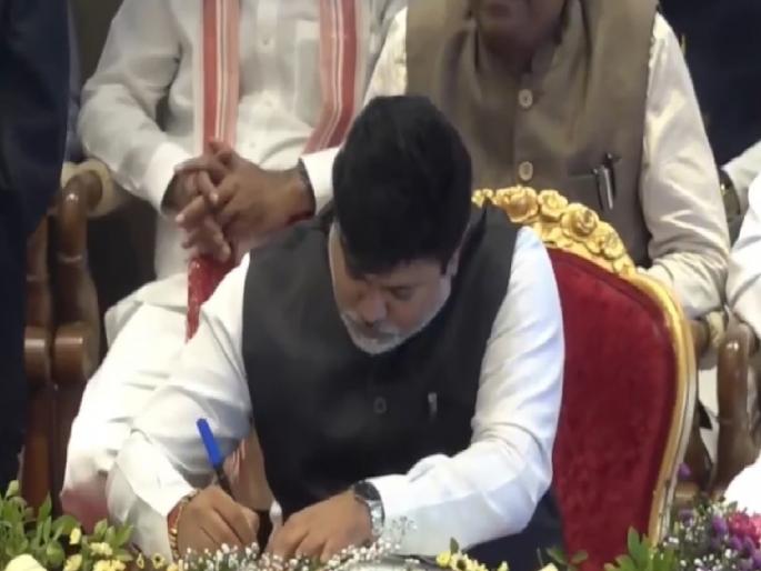 Uday Samant, a cabinet minister for the second time, defeated a BJP MLA and entered the Legislative Assembly for the first time | उदय सामंत दुसऱ्यांदा कॅबिनेट मंत्री, भाजप आमदाराचा पराभव करुन पहिल्यांदा विधानसभेत केला होता प्रवेश Uday Samant, a cabinet minister for the second time, defeated a BJP MLA and entered the Legislative Assembly for the first time | उदय सामंत दुसऱ्यांदा कॅबिनेट मंत्री, भाजप आमदाराचा पराभव करुन पहिल्यांदा विधानसभेत केला होता प्रवेश