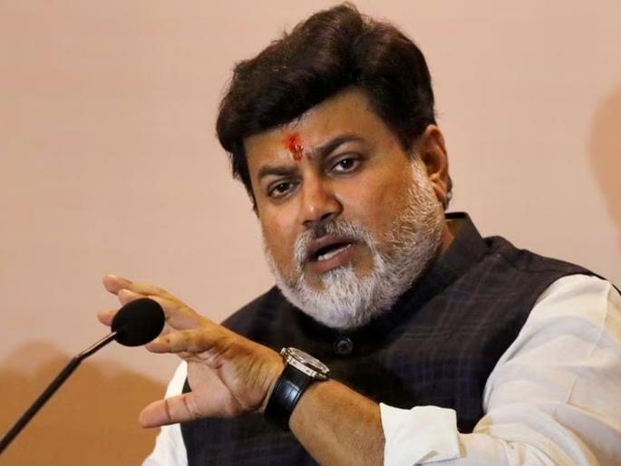 Yashwantrao Chavan will establish a book production and translation board, Minister Uday Samant announced at the Lokmat Literature Awards ceremony | यशवंतराव चव्हाण ग्रंथ निर्मिती आणि अनुवाद मंडळ स्थापन करणार, लोकमत साहित्य पुरस्कार सोहळ्यात मंत्री उदय सामंत यांची घोषणा Yashwantrao Chavan will establish a book production and translation board, Minister Uday Samant announced at the Lokmat Literature Awards ceremony | यशवंतराव चव्हाण ग्रंथ निर्मिती आणि अनुवाद मंडळ स्थापन करणार, लोकमत साहित्य पुरस्कार सोहळ्यात मंत्री उदय सामंत यांची घोषणा