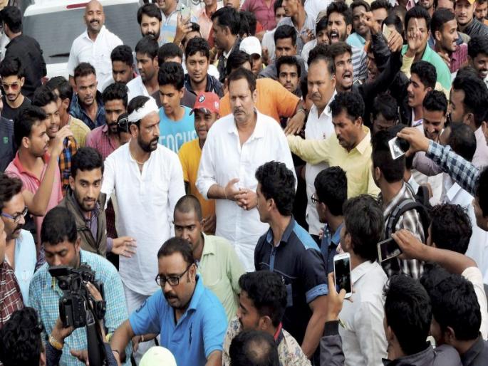 Bhima Koregaan incident: Action should be taken against those who create turbulence in society - Udayan Raje Bhosale | कोरेगाव-भीमा घटना : देशाचे तुकडे झालेले सहन होणार नाही, उदयनराजे भोसलेंचा शरद पवारांना घरचा अहेर Bhima Koregaan incident: Action should be taken against those who create turbulence in society - Udayan Raje Bhosale | कोरेगाव-भीमा घटना : देशाचे तुकडे झालेले सहन होणार नाही, उदयनराजे भोसलेंचा शरद पवारांना घरचा अहेर