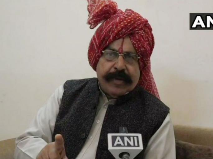 CoronaVirus yogis minister compares migrant labours with thief and dacoit kkg | CoronaVirus News: मजूर चोर, दरोडेखोरांसारखे पळताहेत; भाजपाच्या राज्यमंत्र्यांचं वादग्रस्त विधान CoronaVirus yogis minister compares migrant labours with thief and dacoit kkg | CoronaVirus News: मजूर चोर, दरोडेखोरांसारखे पळताहेत; भाजपाच्या राज्यमंत्र्यांचं वादग्रस्त विधान