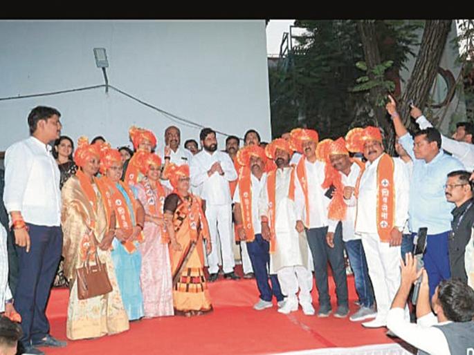 Uddhav Shiv Sena gets another blow, 10 former corporators from Chhatrapati Sambhajinagar join Shinde Shiv Sena | उद्धवसेनेला पुन्हा धक्का, छत्रपती संभाजीनगरातील १० माजी नगरसेवकांचा शिंदेसेनेत प्रवेश Uddhav Shiv Sena gets another blow, 10 former corporators from Chhatrapati Sambhajinagar join Shinde Shiv Sena | उद्धवसेनेला पुन्हा धक्का, छत्रपती संभाजीनगरातील १० माजी नगरसेवकांचा शिंदेसेनेत प्रवेश