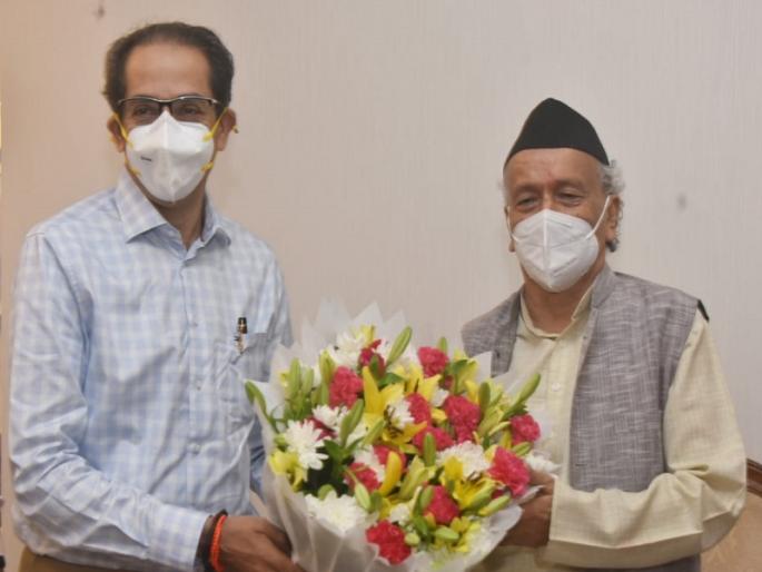 Uddhav Thackeray meets Maharashtra Governor Bhagat Singh Koshyari at Raj Bhavan and wished him a happy birthday! | मुख्यमंत्र्यांनी घेतली राज्यपालांची भेट अन् वाढदिवसानिमित्त दिल्या शुभेच्छा!  Uddhav Thackeray meets Maharashtra Governor Bhagat Singh Koshyari at Raj Bhavan and wished him a happy birthday! | मुख्यमंत्र्यांनी घेतली राज्यपालांची भेट अन् वाढदिवसानिमित्त दिल्या शुभेच्छा!