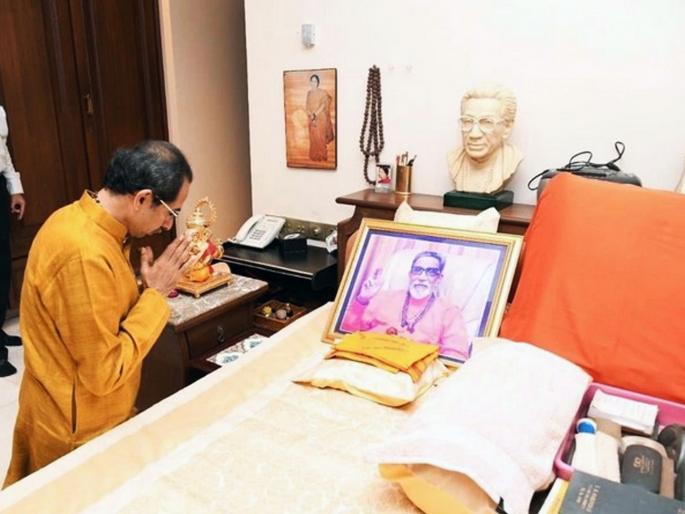 uddhav thackeray slams rebels over criticism of cm post and using balasaheb thackeray fame | Uddhav Thackeray Interview: “झालो मुख्यमंत्री, प्रॉब्लेम काय? बाळासाहेबांचा फोटो लावता, त्यांच्याच मुलाला गादीवरुन उतरवले” uddhav thackeray slams rebels over criticism of cm post and using balasaheb thackeray fame | Uddhav Thackeray Interview: “झालो मुख्यमंत्री, प्रॉब्लेम काय? बाळासाहेबांचा फोटो लावता, त्यांच्याच मुलाला गादीवरुन उतरवले”