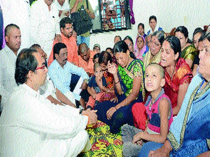 Uddhav Thackeray's helicopter was also heated! | उद्धव ठाकरेंचे हेलिकॉप्टरही तापले! Uddhav Thackeray's helicopter was also heated! | उद्धव ठाकरेंचे हेलिकॉप्टरही तापले!