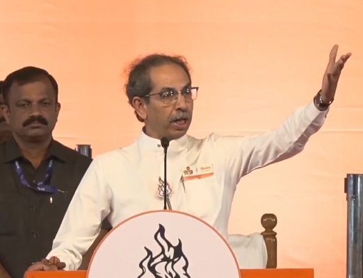 Who looted industries in Maharashtra and took them to Gujarat? Uddhav Thackeray's sharp question | महाराष्ट्रातील उद्योग लुटून गुजरातला कोणी नेले? उद्धव ठाकरे यांचा तिखट सवाल Who looted industries in Maharashtra and took them to Gujarat? Uddhav Thackeray's sharp question | महाराष्ट्रातील उद्योग लुटून गुजरातला कोणी नेले? उद्धव ठाकरे यांचा तिखट सवाल