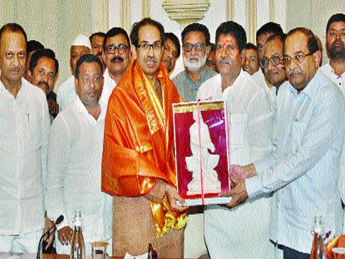 Saibaba Birthplace rift finally end | साईबाबा जन्मस्थळ वादावर पडदा; पाथरीला देणार तीर्थक्षेत्राचा निधी Saibaba Birthplace rift finally end | साईबाबा जन्मस्थळ वादावर पडदा; पाथरीला देणार तीर्थक्षेत्राचा निधी