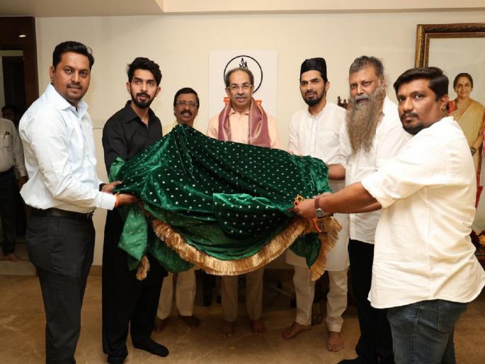 Uddhav Thackeray News: Uddhav Thackeray sent a sheet in the wake of the Ajmer Sharif Dargah controversy | अजमेर शरीफ दर्गा वादाच्या पार्श्वभूमीवर उद्धव ठाकरेंनी पाठवली चादर Uddhav Thackeray News: Uddhav Thackeray sent a sheet in the wake of the Ajmer Sharif Dargah controversy | अजमेर शरीफ दर्गा वादाच्या पार्श्वभूमीवर उद्धव ठाकरेंनी पाठवली चादर