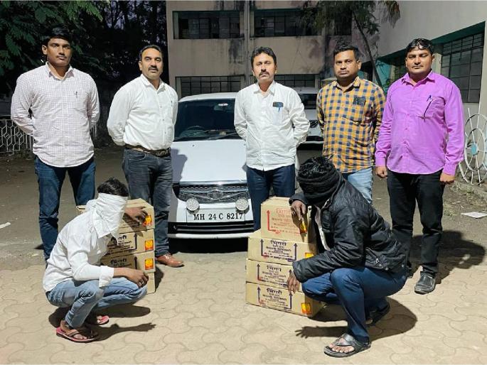 Illegal Liquor Traffic, Two Caught with Car; State Excise Department action | अवैध दारूची वाहतूक, कारसह दाेघांना पकडले; राज्य उत्पादन शुल्क विभागाची कारवाई Illegal Liquor Traffic, Two Caught with Car; State Excise Department action | अवैध दारूची वाहतूक, कारसह दाेघांना पकडले; राज्य उत्पादन शुल्क विभागाची कारवाई