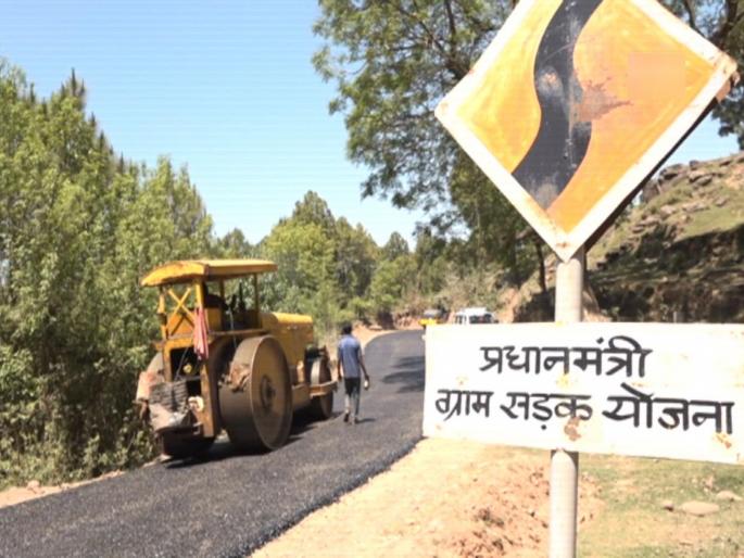 jammu kashmir Udhampur village gets its first road since Independence | जम्मू काश्मीरमधील उधमपूरला स्वातंत्र्यानंतर पहिल्यांदाच मिळाला रस्ता jammu kashmir Udhampur village gets its first road since Independence | जम्मू काश्मीरमधील उधमपूरला स्वातंत्र्यानंतर पहिल्यांदाच मिळाला रस्ता
