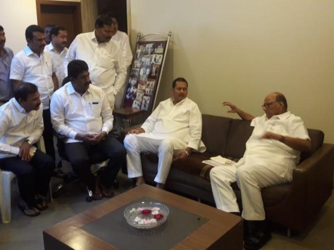 I gave Pawar a 'lotus book of flower', after meeting Pawar, Udyan Raj said the statement | मी पवारांना 'कमळाचा बुके' दिलाय, पवार भेटीनंतर उदयनराजेंचं सूचक वक्तव्य