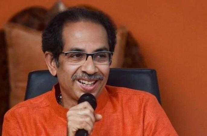 coronavirus: Netizens welcome 'Curfue' decision in maharashtra, CM Uddhav Thackeray trends on Twitter | coronavirus: 'संचारबंदी' निर्णयाचं नेटीझन्सकडून स्वागत, ट्विटरवर सीएम उद्धव ठाकरे ट्रेंड coronavirus: Netizens welcome 'Curfue' decision in maharashtra, CM Uddhav Thackeray trends on Twitter | coronavirus: 'संचारबंदी' निर्णयाचं नेटीझन्सकडून स्वागत, ट्विटरवर सीएम उद्धव ठाकरे ट्रेंड