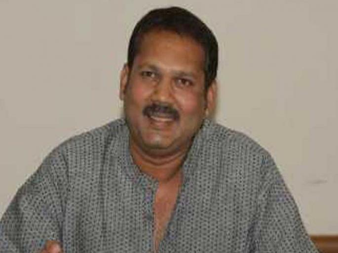 Udyan Raje Bhosle speech in Satara on his birthday | एवढं कौतुक झालं की आजुबाजुला कोणी हरभऱ्याचं झाडं लावलंय का बघत होतो- उदयनराजे Udyan Raje Bhosle speech in Satara on his birthday | एवढं कौतुक झालं की आजुबाजुला कोणी हरभऱ्याचं झाडं लावलंय का बघत होतो- उदयनराजे