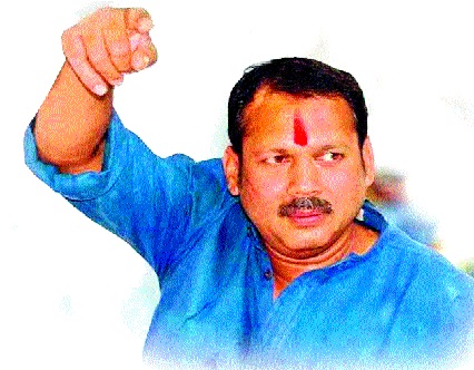 Udayan Raje Bhosale will not tolerate any wrongdoing | चुकीच्या पद्धतीने काम केल्यास कदापि खपवून घेणार नाही- उदयनराजे भोसले Udayan Raje Bhosale will not tolerate any wrongdoing | चुकीच्या पद्धतीने काम केल्यास कदापि खपवून घेणार नाही- उदयनराजे भोसले