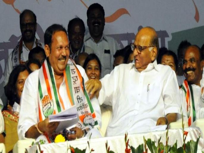 Offer a bungalow and a car, but they should arrive in day; Sharad Pawar Criticize on Udayanraje Bhosale | बंगला आणि गाडी देऊ मात्र त्यांनी दिवसाच यावे; शरद पवारांचा उदयनराजेंना टोला