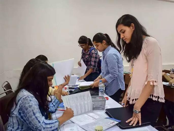 UGC introduces flexible degree timelines for undergraduate students; What is UGC's new scheme for students? | पदवी अभ्यासक्रम अवधी कमी-जास्त करता येणार; विद्यार्थ्यांसाठी UGC ची नवीन योजना काय? UGC introduces flexible degree timelines for undergraduate students; What is UGC's new scheme for students? | पदवी अभ्यासक्रम अवधी कमी-जास्त करता येणार; विद्यार्थ्यांसाठी UGC ची नवीन योजना काय?