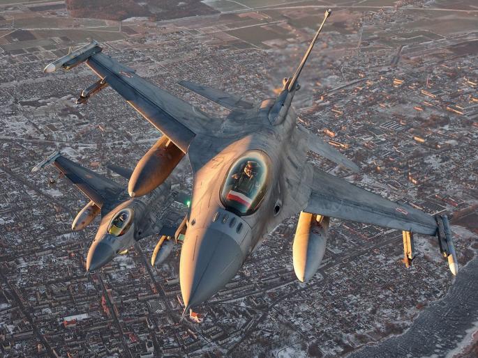 Russia Ukraine War: German fighter jets hover over Poland; why Poland is most important in European Countries | Russia Ukraine War: पोलंडच्या आकाशात जर्मनीची लढाऊ विमाने घिरट्या घालू लागली; नेमके काय घडतेय.... Russia Ukraine War: German fighter jets hover over Poland; why Poland is most important in European Countries | Russia Ukraine War: पोलंडच्या आकाशात जर्मनीची लढाऊ विमाने घिरट्या घालू लागली; नेमके काय घडतेय....