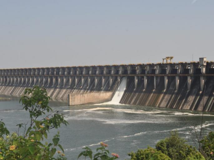 Seven TMC water collected in twenty-four hours at Ujani dam | खुशखबर..! उजनीत चोवीस तासांत सात टीएमसी पाणी जमा Seven TMC water collected in twenty-four hours at Ujani dam | खुशखबर..! उजनीत चोवीस तासांत सात टीएमसी पाणी जमा