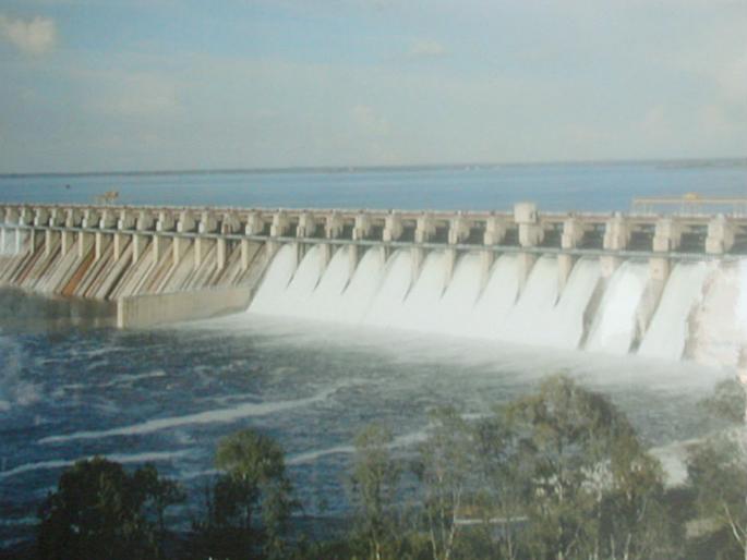 Heavy rain in Ujani Dam area Five percent water storage increased in ten days | उजनी धरण परिसरात जोरदार पाऊस; दहा दिवसात पाच टक्के पाणीसाठा वाढला Heavy rain in Ujani Dam area Five percent water storage increased in ten days | उजनी धरण परिसरात जोरदार पाऊस; दहा दिवसात पाच टक्के पाणीसाठा वाढला