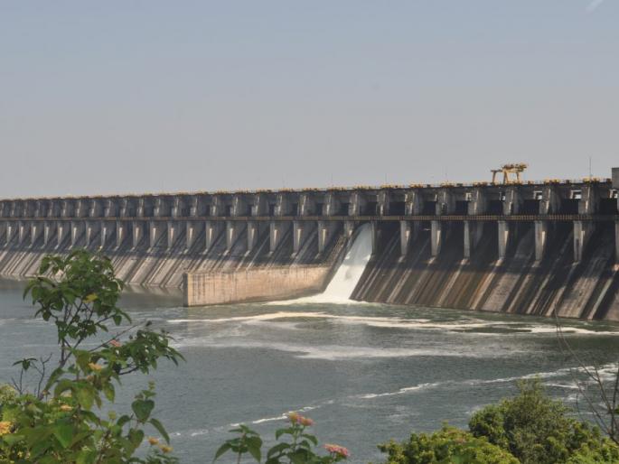 Heavy rains increased again in Ujani area; Discharge of 5 thousand cusecs in dam from Daund | उजनी क्षेत्रात पावसाचा जोर पुन्हा वाढला; दौंडमधून धरणात ५ हजार क्युसेकचा विसर्ग Heavy rains increased again in Ujani area; Discharge of 5 thousand cusecs in dam from Daund | उजनी क्षेत्रात पावसाचा जोर पुन्हा वाढला; दौंडमधून धरणात ५ हजार क्युसेकचा विसर्ग