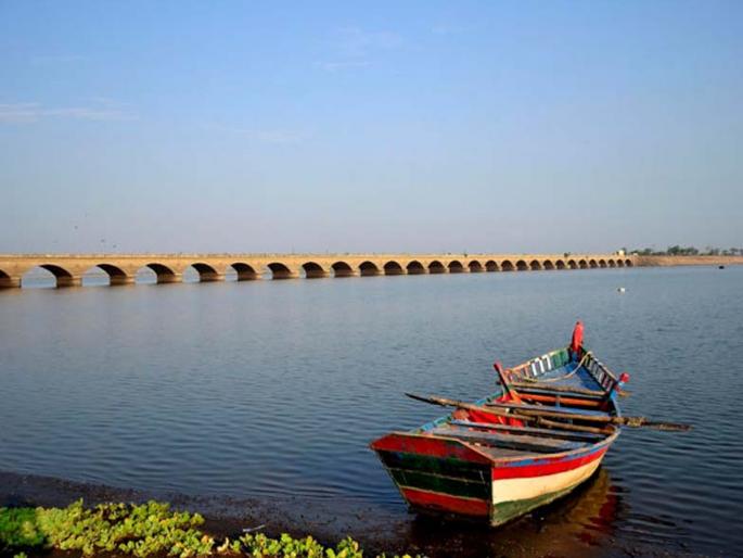 The administration wakes up by accident! Only licensed boats will now have access to Ujani Dam | अपघातानंतर प्रशासनाला जाग! उजनी धरणात आता परवानाधारक बोटींनाच मिळणार प्रवेश The administration wakes up by accident! Only licensed boats will now have access to Ujani Dam | अपघातानंतर प्रशासनाला जाग! उजनी धरणात आता परवानाधारक बोटींनाच मिळणार प्रवेश
