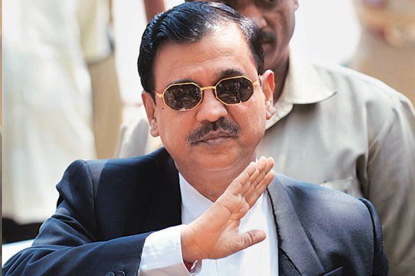 What exactly is the CBI's agenda in providing selective information to the media? | माध्यमांना निवडक माहिती देण्यामागे सीबीआयचा नेमका अजेंडा काय? What exactly is the CBI's agenda in providing selective information to the media? | माध्यमांना निवडक माहिती देण्यामागे सीबीआयचा नेमका अजेंडा काय?