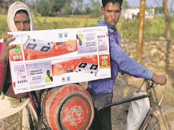 Gas connection to 5 lakh families in the state under Prime Minister Ujjwala Yojana | प्रधानमंत्री उज्ज्वला योजनेत राज्यात ४० लाख कुटुंबांना गॅस जोडणी Gas connection to 5 lakh families in the state under Prime Minister Ujjwala Yojana | प्रधानमंत्री उज्ज्वला योजनेत राज्यात ४० लाख कुटुंबांना गॅस जोडणी