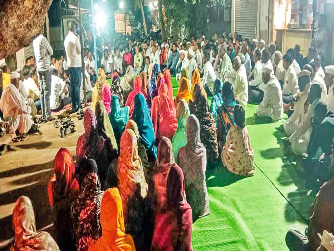 Pune Opposition to privatization of land near Ujani Dam; Farmers and fishermen protest | उजनी धरणालगतच्या जमीन खासगीकरणाला विरोध; शेतकरी-मच्छीमारांचा एल्गार Pune Opposition to privatization of land near Ujani Dam; Farmers and fishermen protest | उजनी धरणालगतच्या जमीन खासगीकरणाला विरोध; शेतकरी-मच्छीमारांचा एल्गार