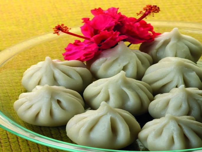 Ganesh Chaturthi Festival Special 2019 recipe how to make perfect ukadiche modak | Ganesh Chaturthi 2019 : जास्त वेळ न घालवता असे झटपट तयार करा उकडीचे मोदक! Ganesh Chaturthi Festival Special 2019 recipe how to make perfect ukadiche modak | Ganesh Chaturthi 2019 : जास्त वेळ न घालवता असे झटपट तयार करा उकडीचे मोदक!