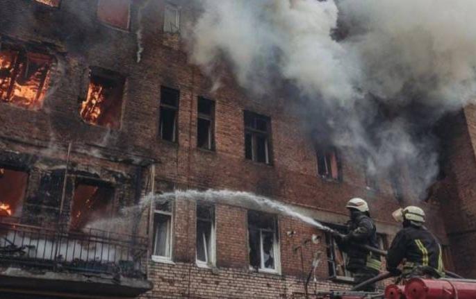 russia rains missiles on ukraine again attacks on residential areas major damage to buildings | रशियाचा पुन्हा युक्रेनवर क्षेपणास्त्रांचा पाऊस; निवासी भागांवर हल्ले, इमारतींचे मोठे नुकसान russia rains missiles on ukraine again attacks on residential areas major damage to buildings | रशियाचा पुन्हा युक्रेनवर क्षेपणास्त्रांचा पाऊस; निवासी भागांवर हल्ले, इमारतींचे मोठे नुकसान