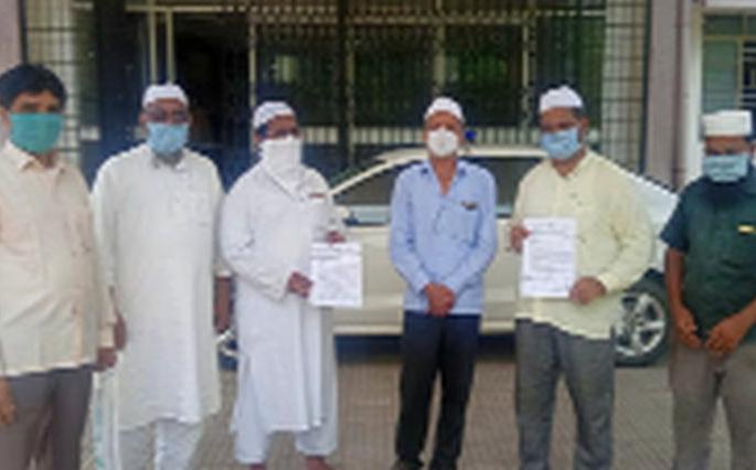 Take action against those who hurt feelings | भावना दुखाणाऱ्यांवर कारवाई करा