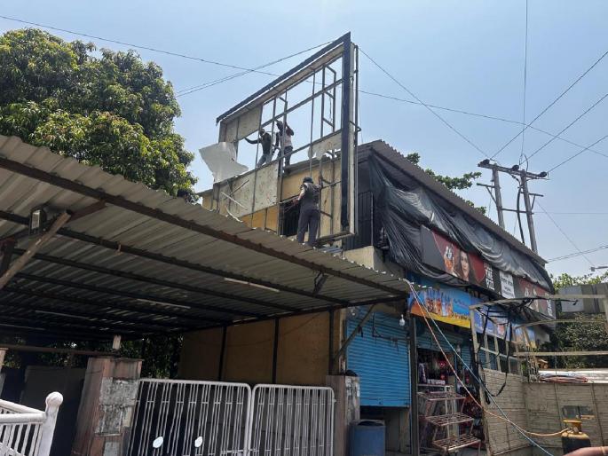 Ulhasnagar Municipal Corporation takes action on illegal hoardings, notices to 47 hoardings | उल्हासनगर महापालिकेची अवैध होर्डिंगवर कारवाई, ४७ होर्डिंगला नोटिसा Ulhasnagar Municipal Corporation takes action on illegal hoardings, notices to 47 hoardings | उल्हासनगर महापालिकेची अवैध होर्डिंगवर कारवाई, ४७ होर्डिंगला नोटिसा