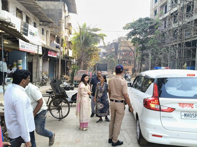 municipal commissioner on field for ulhasnagar garbage clearance | उल्हासनगर कचरा मुक्तीसाठी महापालिका आयुक्त ऑन फिल्ड; ठेकेदाराचे दणाणले धाबे municipal commissioner on field for ulhasnagar garbage clearance | उल्हासनगर कचरा मुक्तीसाठी महापालिका आयुक्त ऑन फिल्ड; ठेकेदाराचे दणाणले धाबे