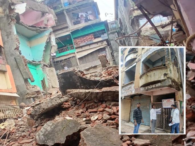 The rear part of a dangerous building collapsed in Ulhasnagar, fortunately no casualties were reported, a house and a two-wheeler were damaged | उल्हासनगरात धोकादायक इमारतीचा मागचा भाग कोसळला, सुदैवाने जीवितहानी टळली, एका घराचे आणि दुचाकीचे नुकसान The rear part of a dangerous building collapsed in Ulhasnagar, fortunately no casualties were reported, a house and a two-wheeler were damaged | उल्हासनगरात धोकादायक इमारतीचा मागचा भाग कोसळला, सुदैवाने जीवितहानी टळली, एका घराचे आणि दुचाकीचे नुकसान
