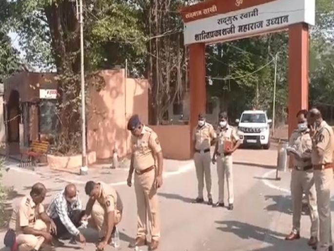 Crime News brothers attacked with sword during corporators funeral complaint lodge in police station | Crime News : नगरसेवकाच्या अंत्यसंस्कारावेळी सख्ख्या भावांवर तलवारीने हल्ला Crime News brothers attacked with sword during corporators funeral complaint lodge in police station | Crime News : नगरसेवकाच्या अंत्यसंस्कारावेळी सख्ख्या भावांवर तलवारीने हल्ला