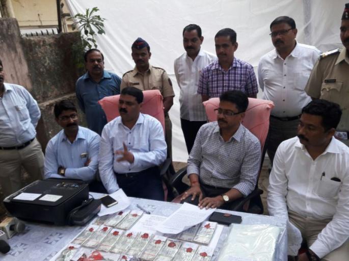 More than 50,000 fake currency notes in Ulhasnagar | सावधान ! उल्हासनगरात ५० हजारापेक्षा जास्त बनावट नोटा चलनात More than 50,000 fake currency notes in Ulhasnagar | सावधान ! उल्हासनगरात ५० हजारापेक्षा जास्त बनावट नोटा चलनात