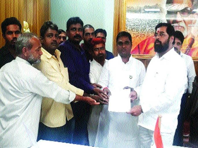 There will be 300 homeless people in Ulhasnagar | उल्हासनगरमध्ये ३०० कुटुंबांवर येणार बेघर होण्याची वेळ There will be 300 homeless people in Ulhasnagar | उल्हासनगरमध्ये ३०० कुटुंबांवर येणार बेघर होण्याची वेळ